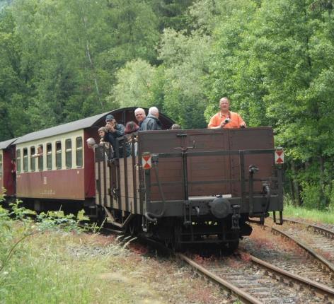 Peronen im Schienencabrio